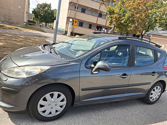 Peugeot 207 SW 6 of 9