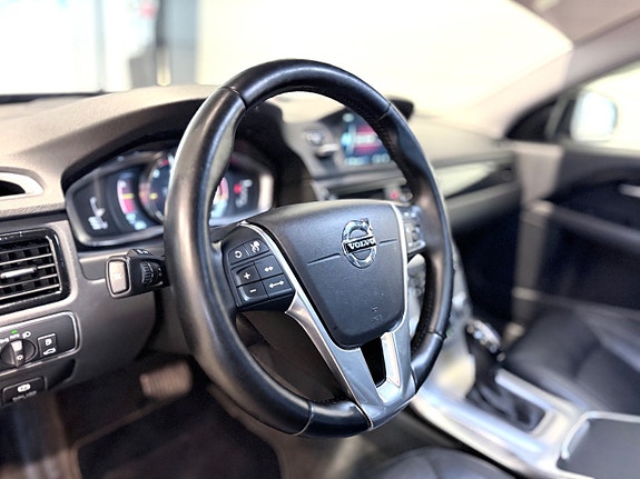 Volvo V70 11 of 19