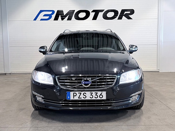 Volvo V70 2 of 19