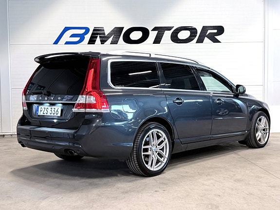 Volvo V70 8 of 19