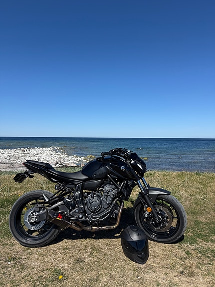 Yamaha MT-07 2 of 4