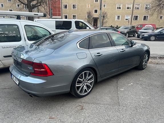 Volvo S90 2 of 8