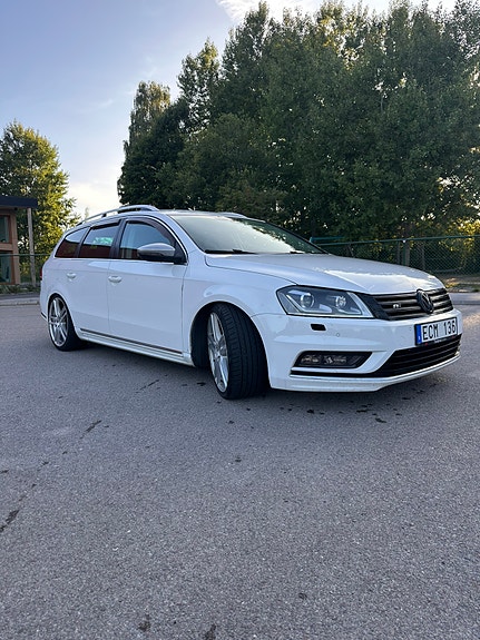 Volkswagen Passat 2 of 8