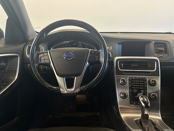 Volvo V60 11 of 17