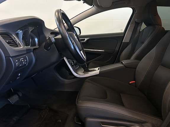 Volvo V60 13 of 17