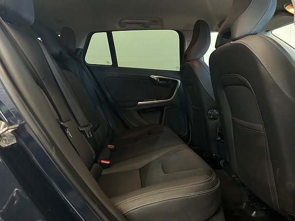 Volvo V60 5 of 17