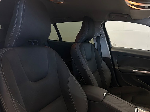 Volvo V60 8 of 17