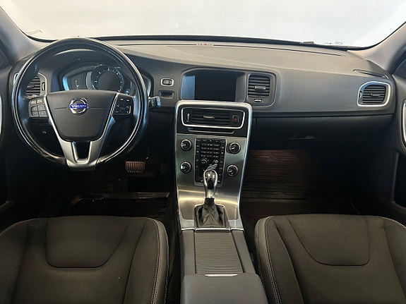 Volvo V60 10 of 17