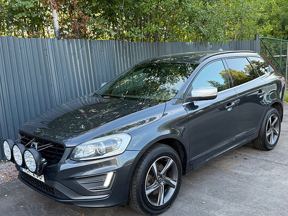 Volvo XC60 2 of 15