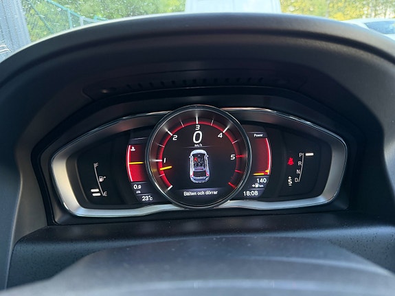 Volvo XC60 11 of 15