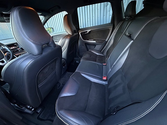 Volvo XC60 10 of 15