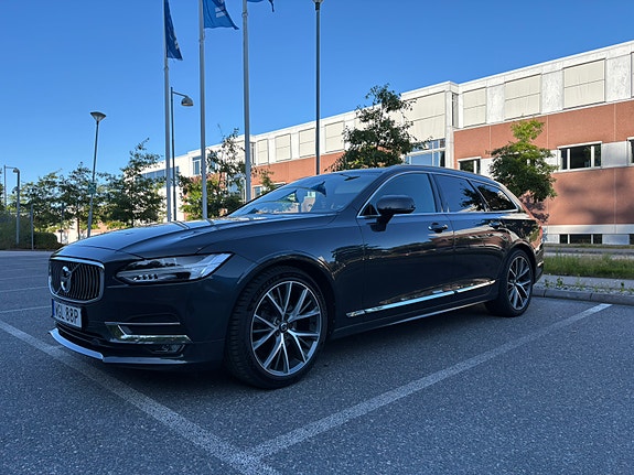 Volvo V90 2 of 28