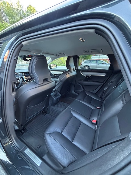 Volvo V90 11 of 28