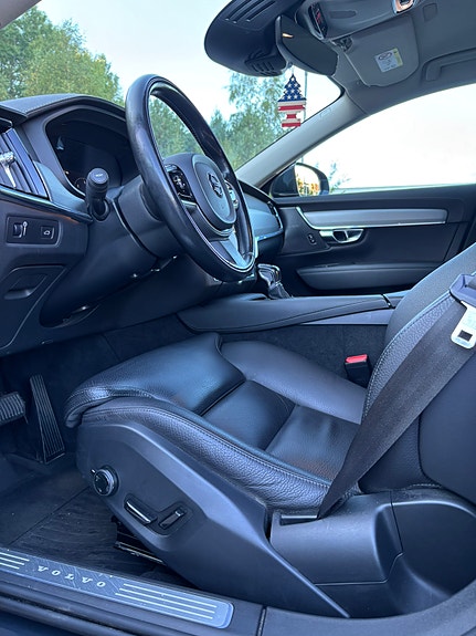 Volvo V90 14 of 28