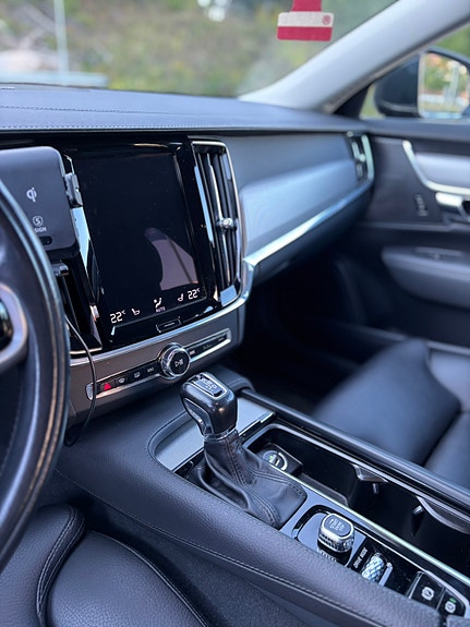 Volvo V90 16 of 28
