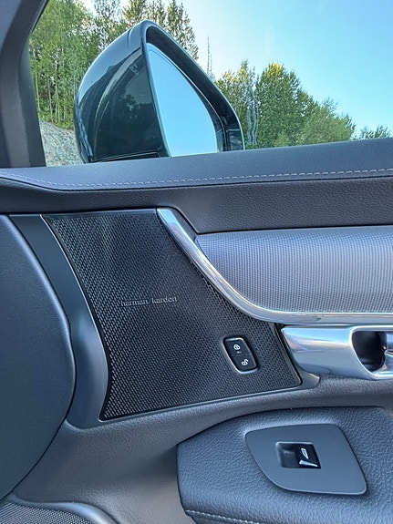 Volvo V90 22 of 28