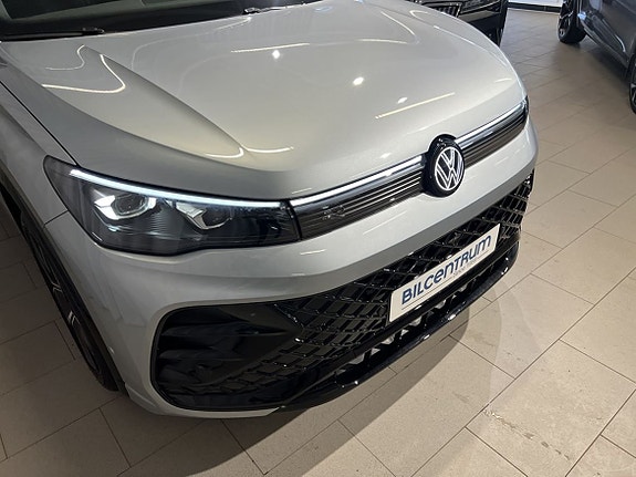 Volkswagen Tiguan 3 of 22