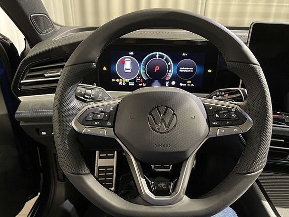 Volkswagen Passat 14 of 18