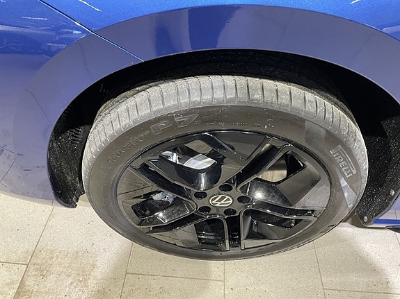 Volkswagen Passat 10 of 18
