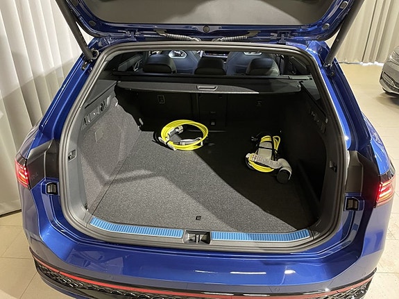 Volkswagen Passat 8 of 18