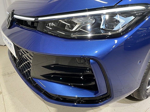 Volkswagen Passat 3 of 18