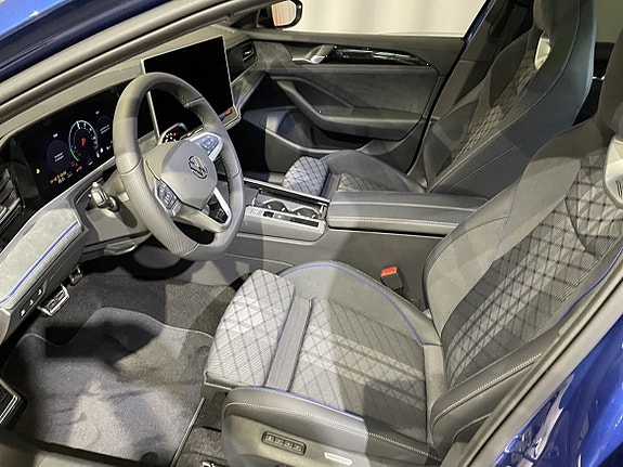 Volkswagen Passat 11 of 18