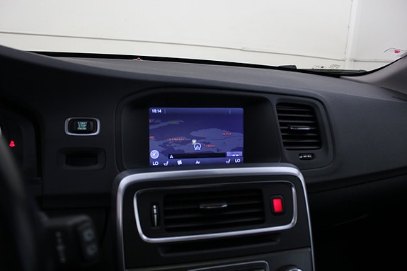 Volvo V60 17 of 23