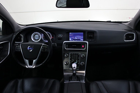 Volvo V60 15 of 23