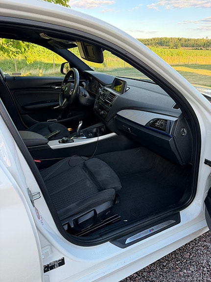BMW 118d 8 of 11