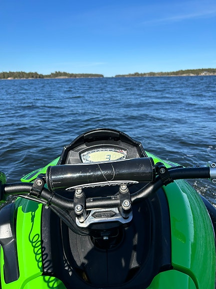 Kawasaki Ultra 310r 2 of 4