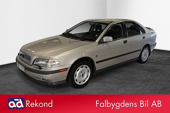Volvo S40 2 of 11