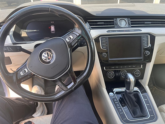 Volkswagen Passat 5 of 8