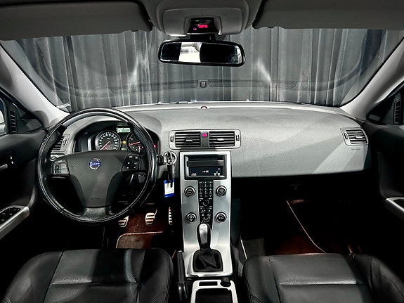 Volvo V50 4 of 20