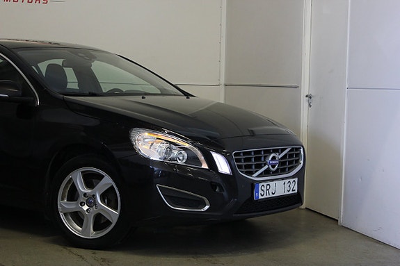 Volvo S60 2 of 20