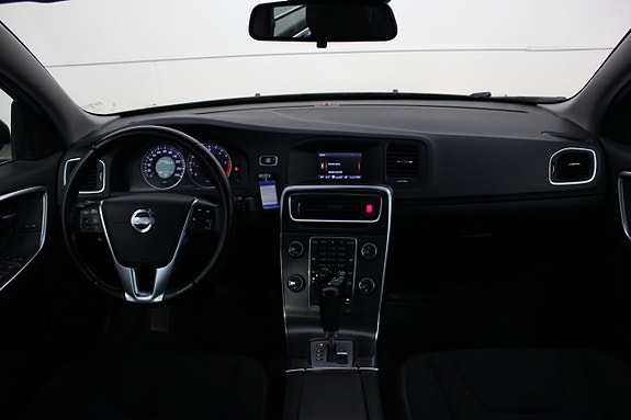 Volvo S60 13 of 20