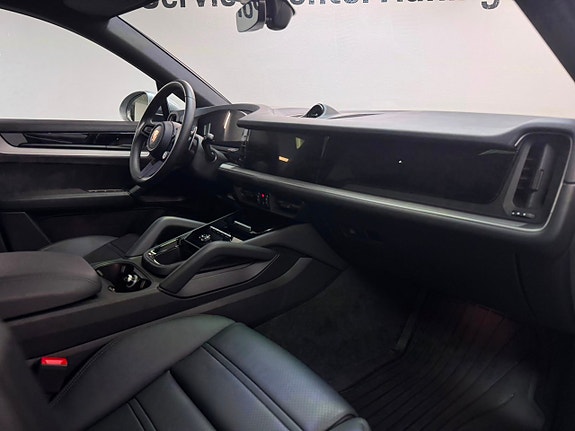 Porsche Cayenne Coupe 9 of 13