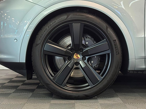 Porsche Cayenne Coupe 6 of 13