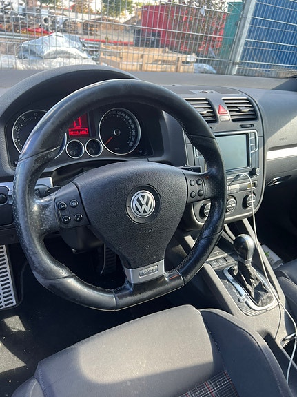 Volkswagen Golf V 3 of 5