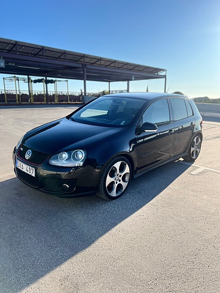 Volkswagen Golf V 4 of 5