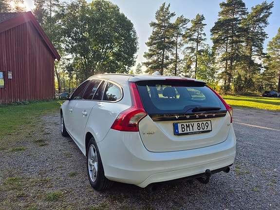 Volvo V60 4 of 5