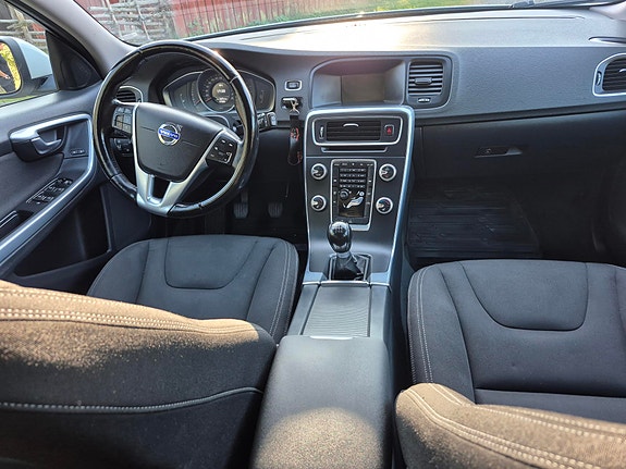 Volvo V60 5 of 5