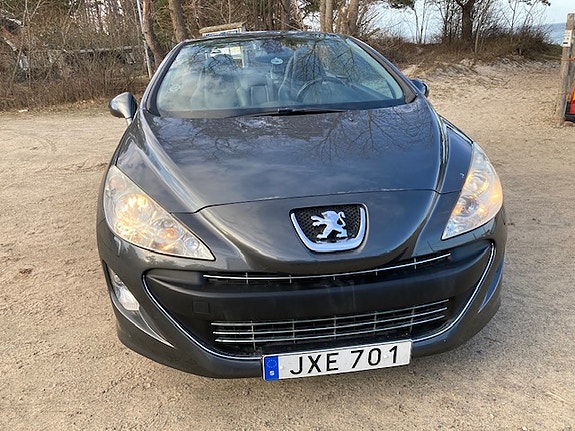 Peugeot 308 2 of 6