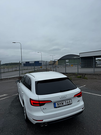 Audi A4 5 of 14