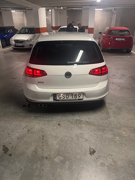 Volkswagen Golf VII 2 of 8