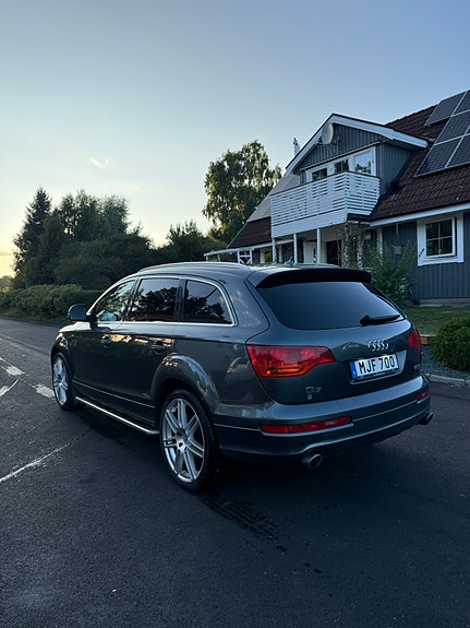 Audi Q7 7 of 30