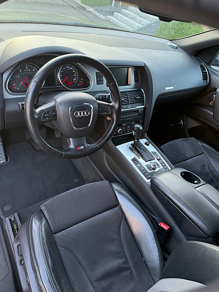 Audi Q7 10 of 30