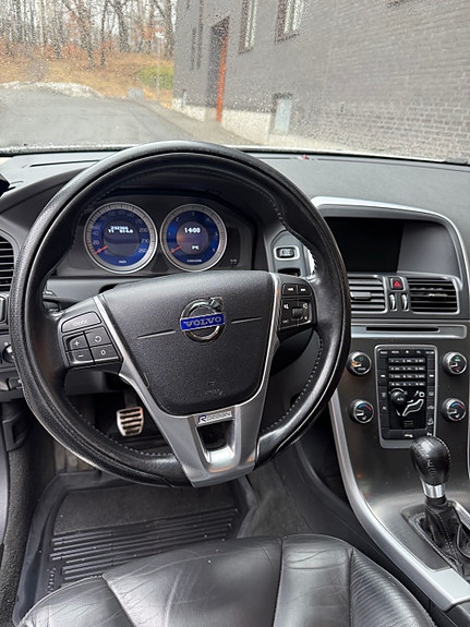 Volvo XC60 4 of 11