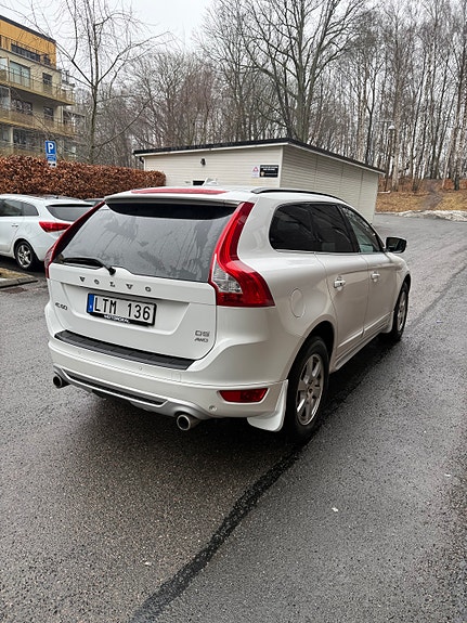 Volvo XC60 8 of 11