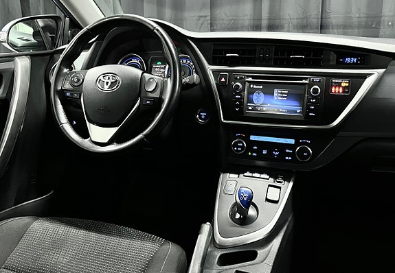Toyota Auris 15 of 23