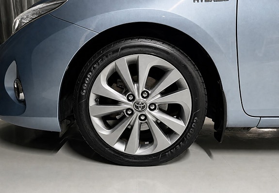 Toyota Auris 8 of 23